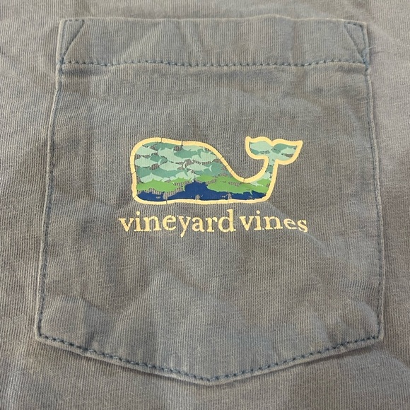 ⭐️ Vineyard Vines Blue Crew Neck Short Sleeve Tee - Picture 2 of 5